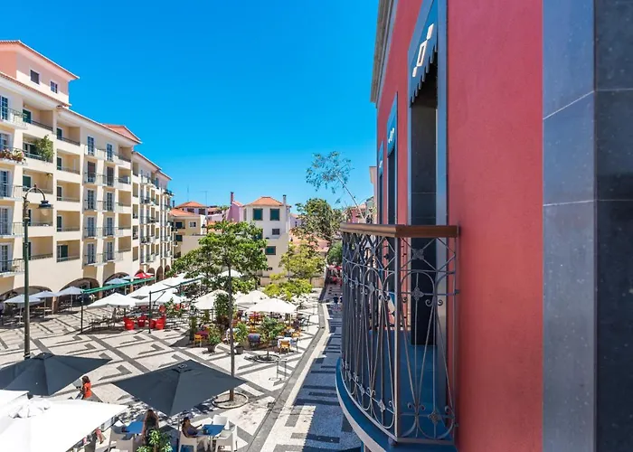 Casa da Praça Apartments - by Casas na Ilha