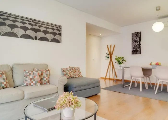 Casa da Praça Apartments - by Casas na Ilha